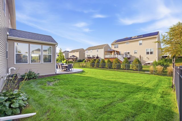 716 Heartland Lane, South Elgin, IL 60177