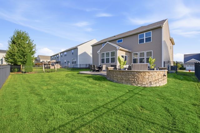 716 Heartland Lane, South Elgin, IL 60177