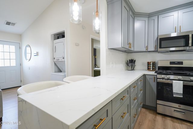 2303 Rosewood Avenue, Lancaster, CA 93535