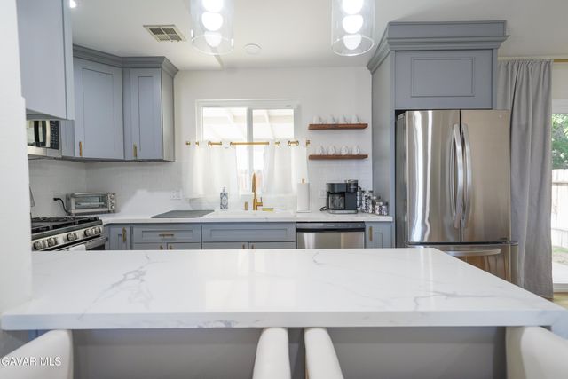 2303 Rosewood Avenue, Lancaster, CA 93535