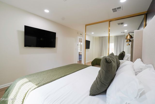 2303 Rosewood Avenue, Lancaster, CA 93535