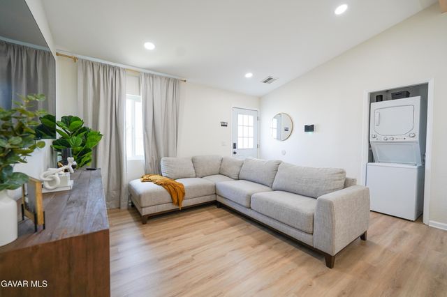 2303 Rosewood Avenue, Lancaster, CA 93535