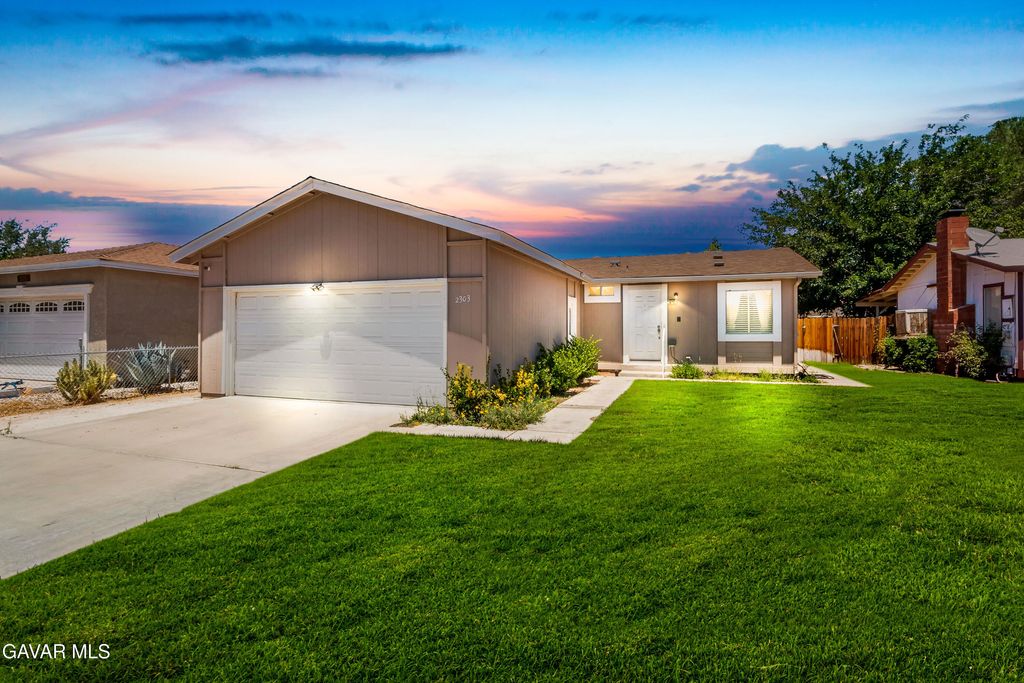 2303 Rosewood Avenue, Lancaster, CA 93535