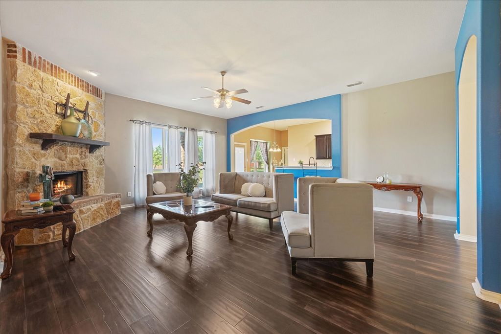 343 Cambridge Court, Waxahachie, TX 75167 — photo 2