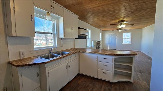 1114 Comstock Street, Chillicothe, MO 64601