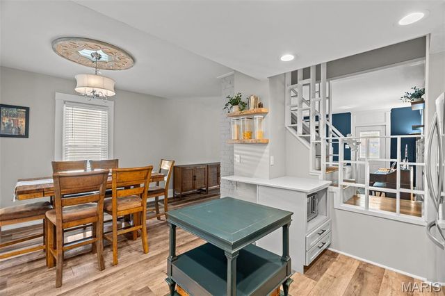 3443 Commonwealth Avenue, Maplewood, MO 63143