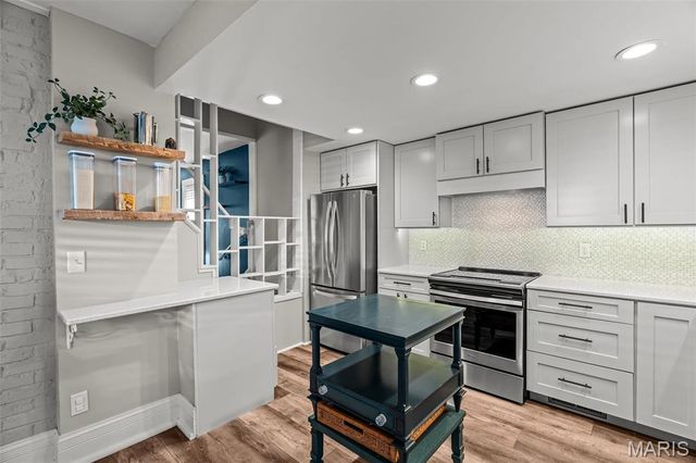 3443 Commonwealth Avenue, Maplewood, MO 63143