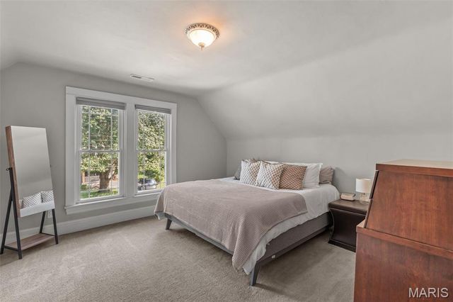 3443 Commonwealth Avenue, Maplewood, MO 63143