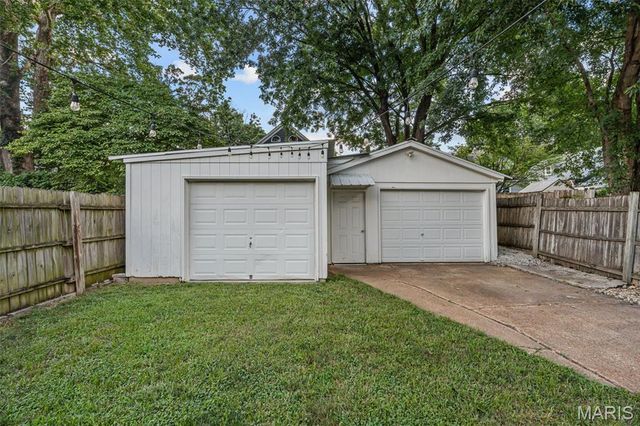 3443 Commonwealth Avenue, Maplewood, MO 63143