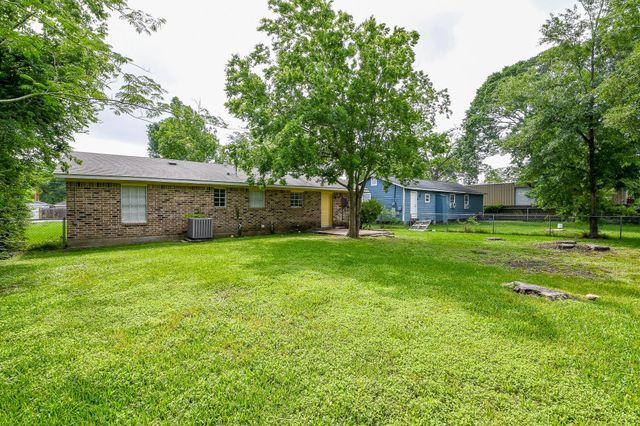 3210 Ridgefield Road, La Porte, TX 77571