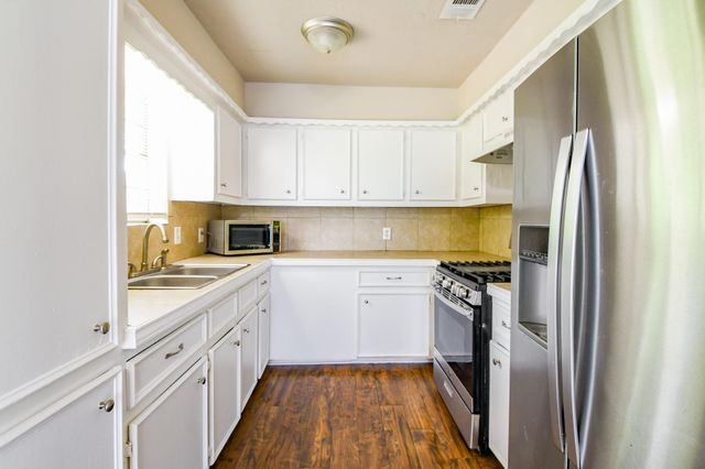 3210 Ridgefield Road, La Porte, TX 77571