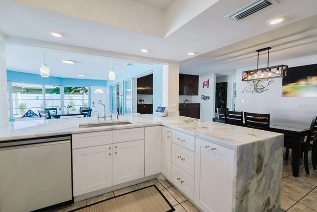 6300 16TH STREET S, St Petersburg, FL 33705