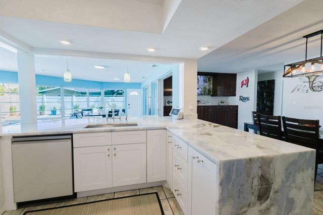 6300 16TH STREET S, St Petersburg, FL 33705