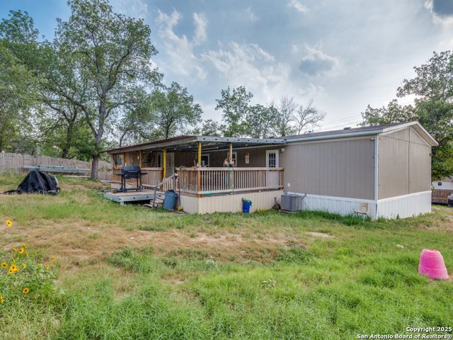 108 River Run, Poteet, TX 78065