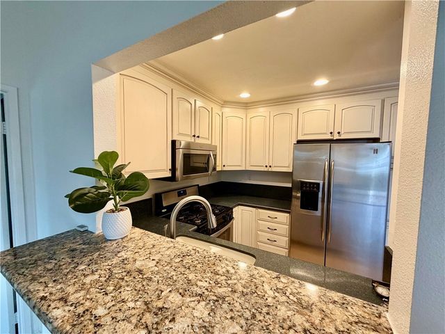 65 Via Cresta, Rancho Santa Margarita, CA 92688