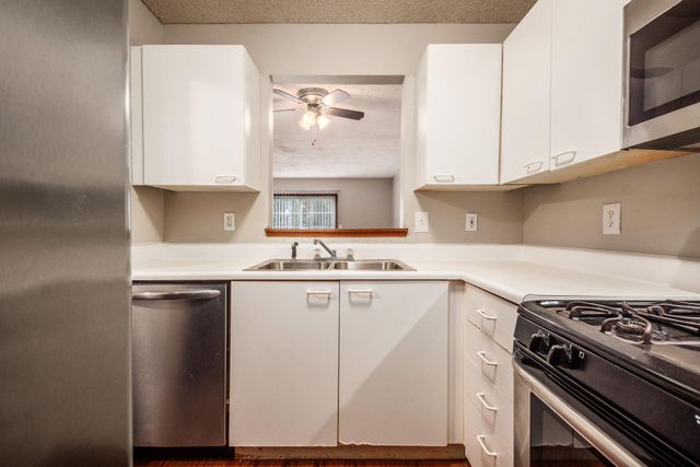 167 Macenroe Drive, 32B, Blacklick, OH 43004