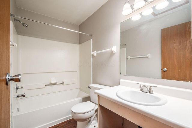 167 Macenroe Drive, 32B, Blacklick, OH 43004