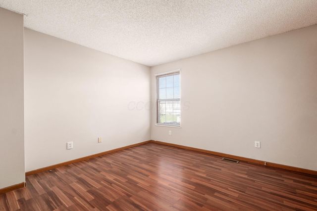 167 Macenroe Drive, 32B, Blacklick, OH 43004