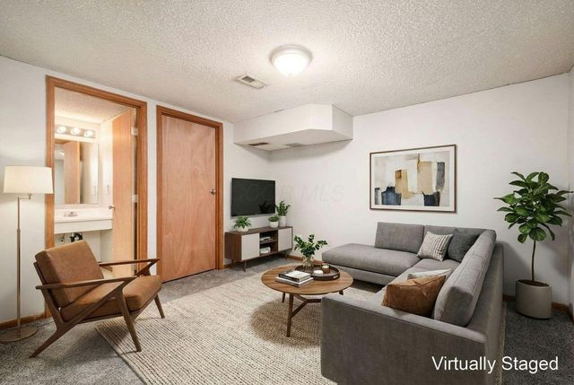 167 Macenroe Drive, 32B, Blacklick, OH 43004