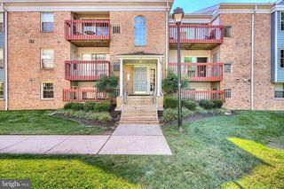 2 CEDAR VALLEY PL #204, Essex, MD 21221