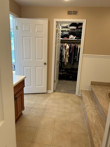 1134 Spring Garden Circle 48, Naperville, IL 60563