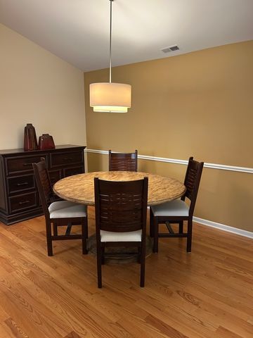 1134 Spring Garden Circle 48, Naperville, IL 60563