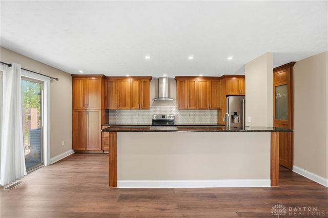 1823 Sheltering Tree Drive, West Carrollton, OH 45449