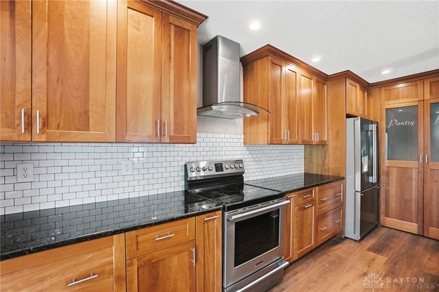 1823 Sheltering Tree Drive, West Carrollton, OH 45449