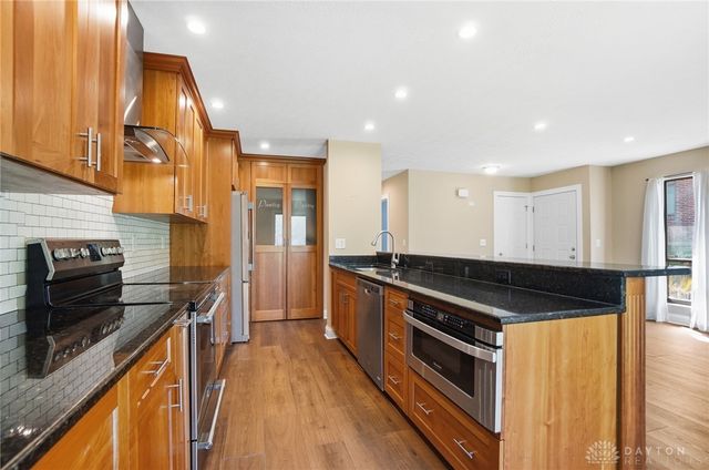 1823 Sheltering Tree Drive, West Carrollton, OH 45449