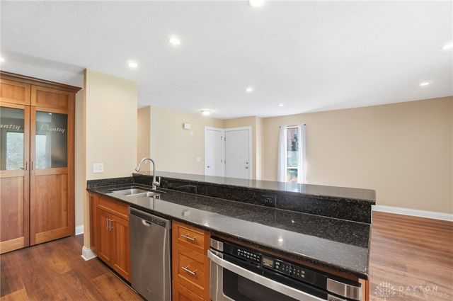 1823 Sheltering Tree Drive, West Carrollton, OH 45449