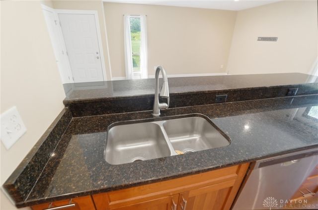 1823 Sheltering Tree Drive, West Carrollton, OH 45449