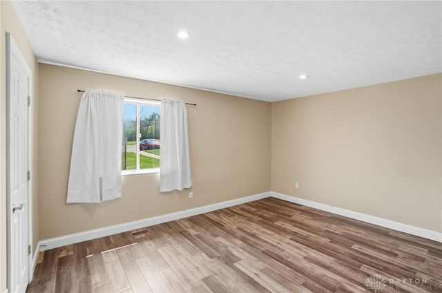 1823 Sheltering Tree Drive, West Carrollton, OH 45449