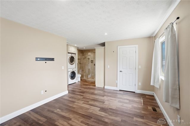 1823 Sheltering Tree Drive, West Carrollton, OH 45449