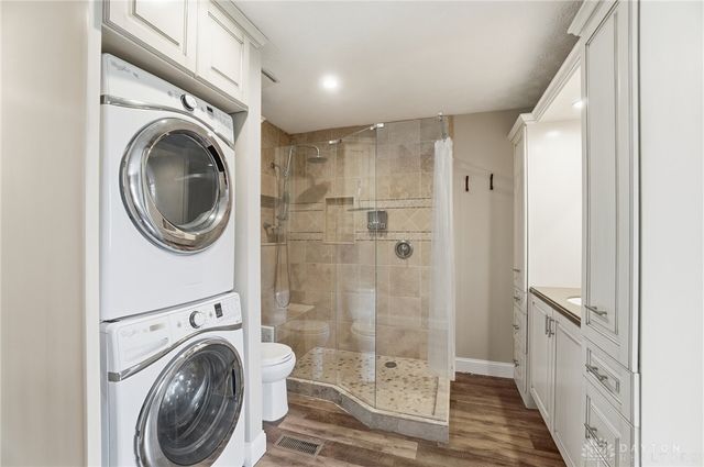 1823 Sheltering Tree Drive, West Carrollton, OH 45449