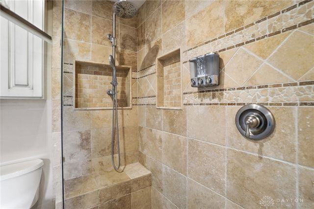 1823 Sheltering Tree Drive, West Carrollton, OH 45449