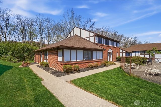 1823 Sheltering Tree Drive, West Carrollton, OH 45449
