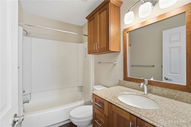 1823 Sheltering Tree Drive, West Carrollton, OH 45449