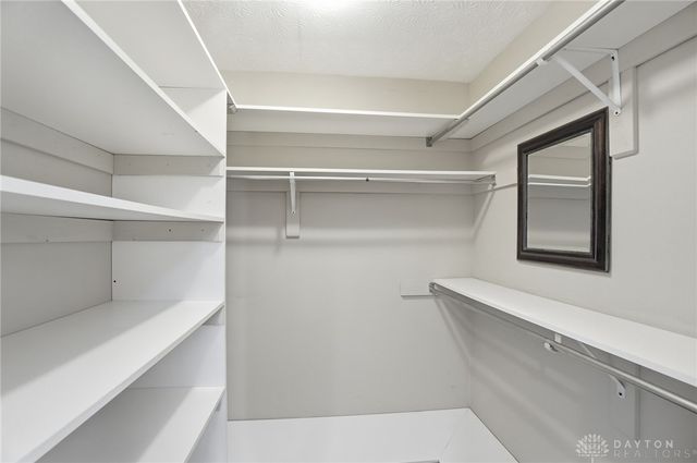 1823 Sheltering Tree Drive, West Carrollton, OH 45449