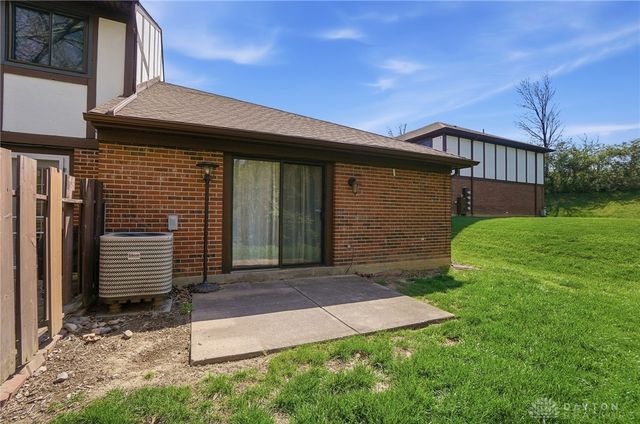 1823 Sheltering Tree Drive, West Carrollton, OH 45449