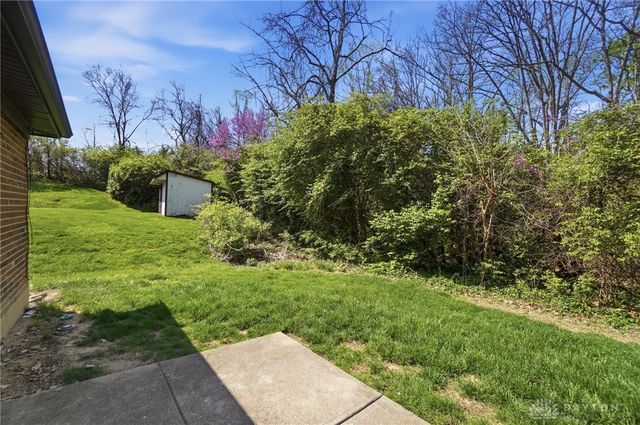 1823 Sheltering Tree Drive, West Carrollton, OH 45449