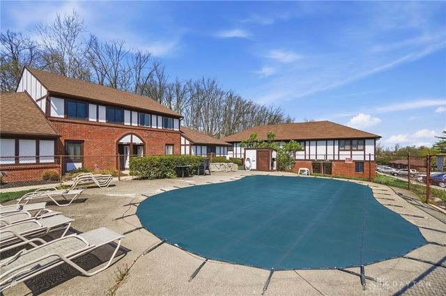 1823 Sheltering Tree Drive, West Carrollton, OH 45449