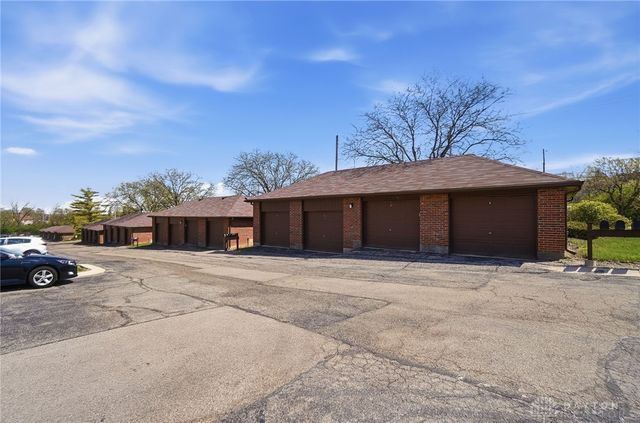 1823 Sheltering Tree Drive, West Carrollton, OH 45449