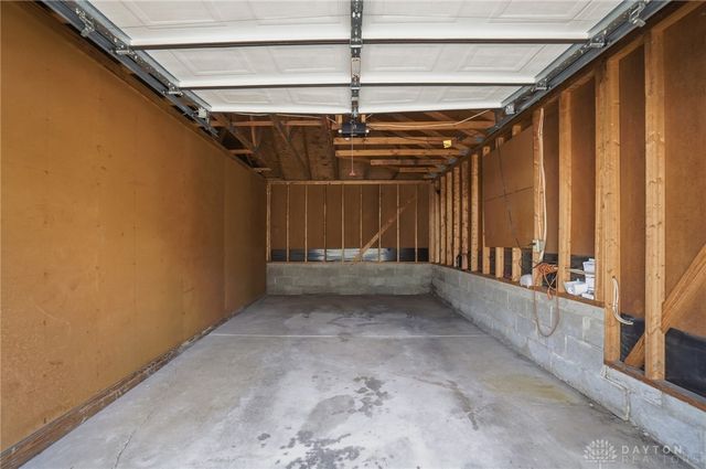 1823 Sheltering Tree Drive, West Carrollton, OH 45449