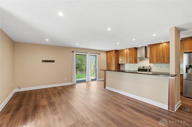 1823 Sheltering Tree Drive, West Carrollton, OH 45449