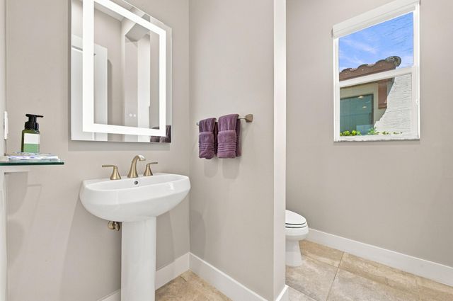 8015 Hobbes Way, Palm Beach Gardens, FL 33418