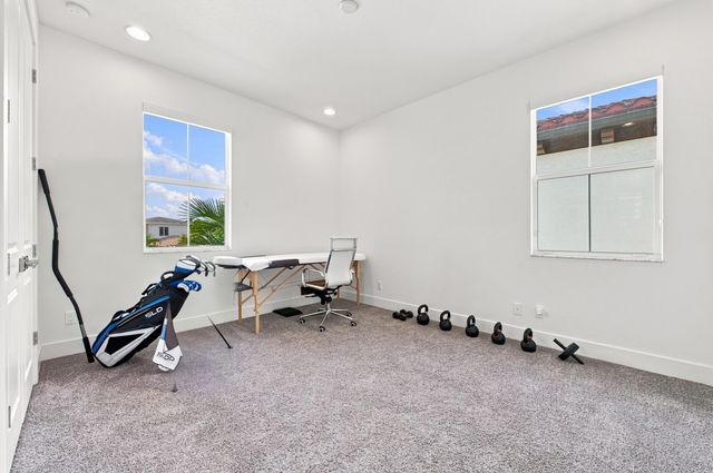 8015 Hobbes Way, Palm Beach Gardens, FL 33418