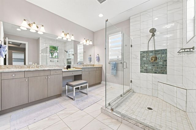 8015 Hobbes Way, Palm Beach Gardens, FL 33418