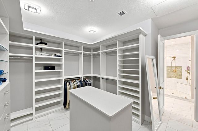 8015 Hobbes Way, Palm Beach Gardens, FL 33418