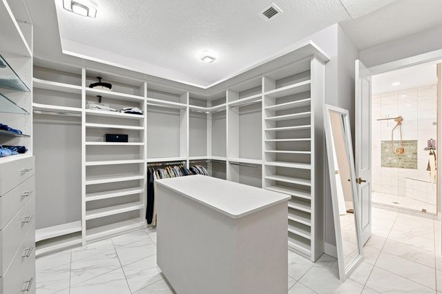 8015 Hobbes Way, Palm Beach Gardens, FL 33418
