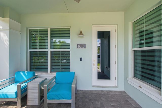 8015 Hobbes Way, Palm Beach Gardens, FL 33418